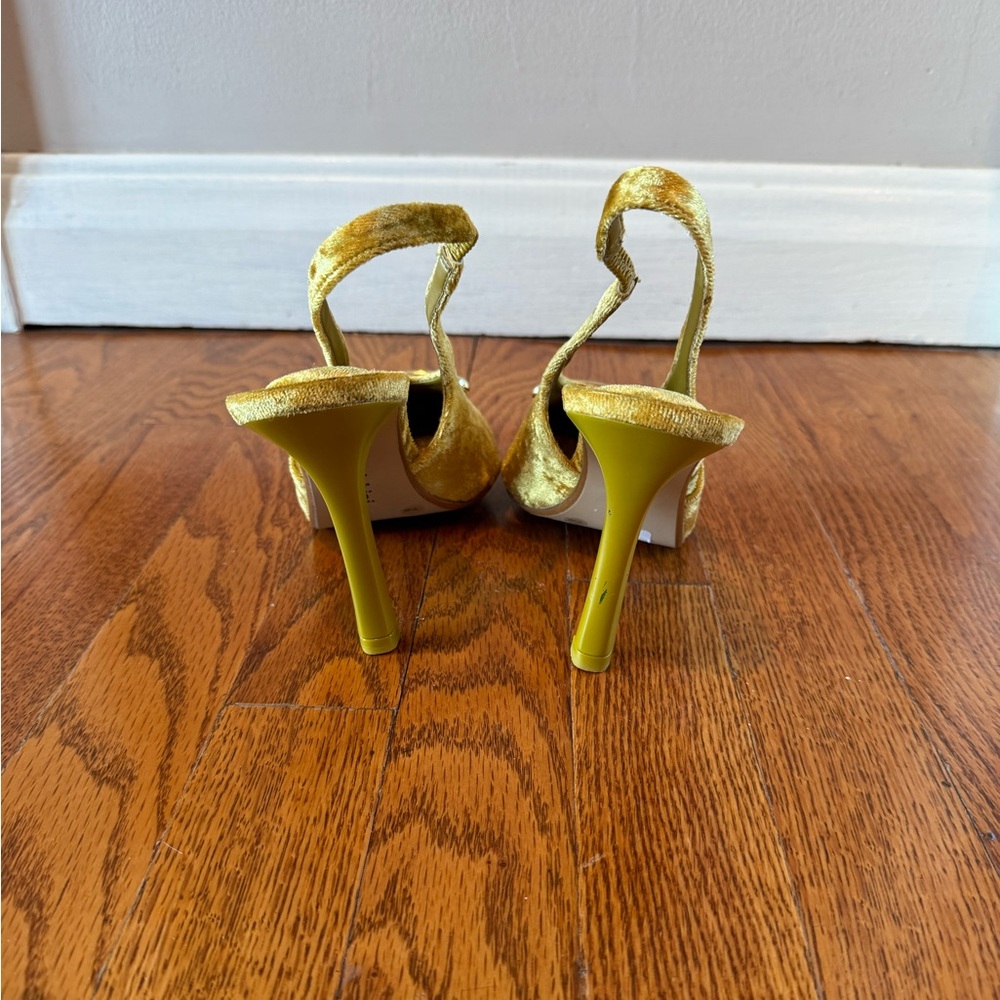 Gianni Bini Jalen Gold Velvet Slingback Pumps - Picture 4 of 7